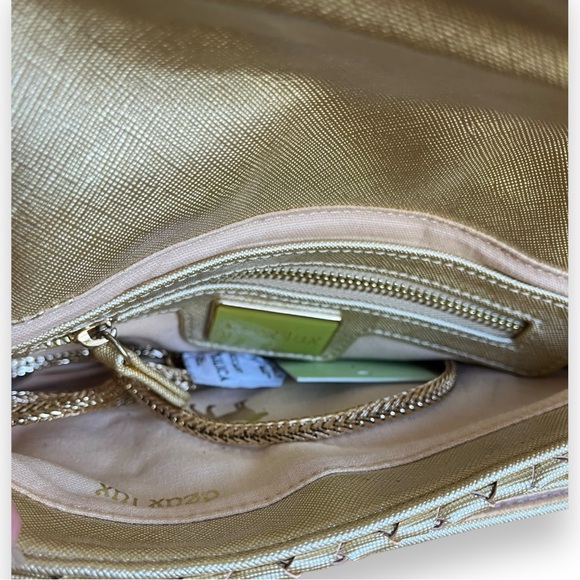 Deux Lux Convertible Crossbody Clutch Bag in Woven Metallic Gold Vegan Leather - Picture 11 of 15
